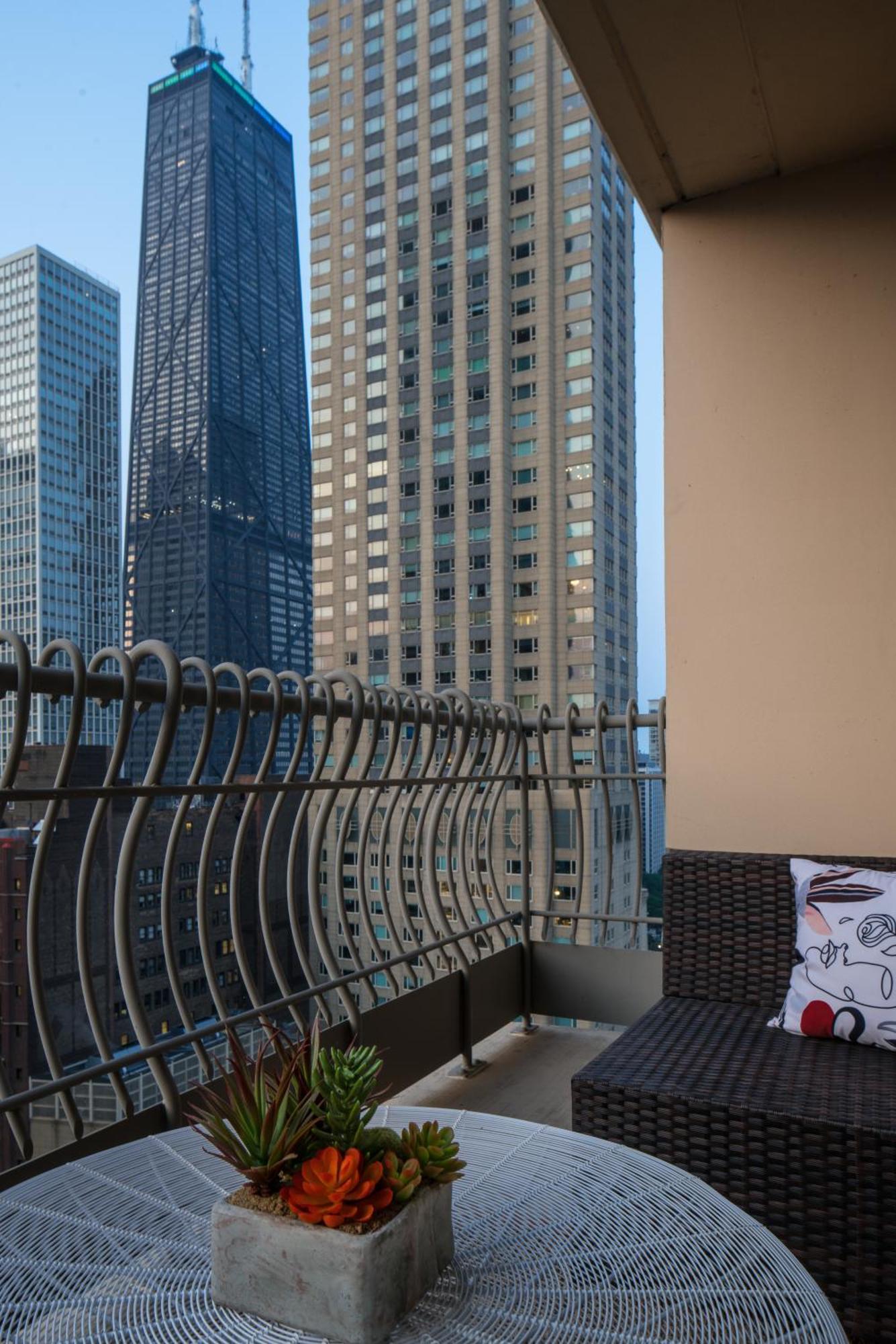 The Bernardin Gold Coast Luxury Apartments Near Magnificent Mile Chicago Buitenkant foto