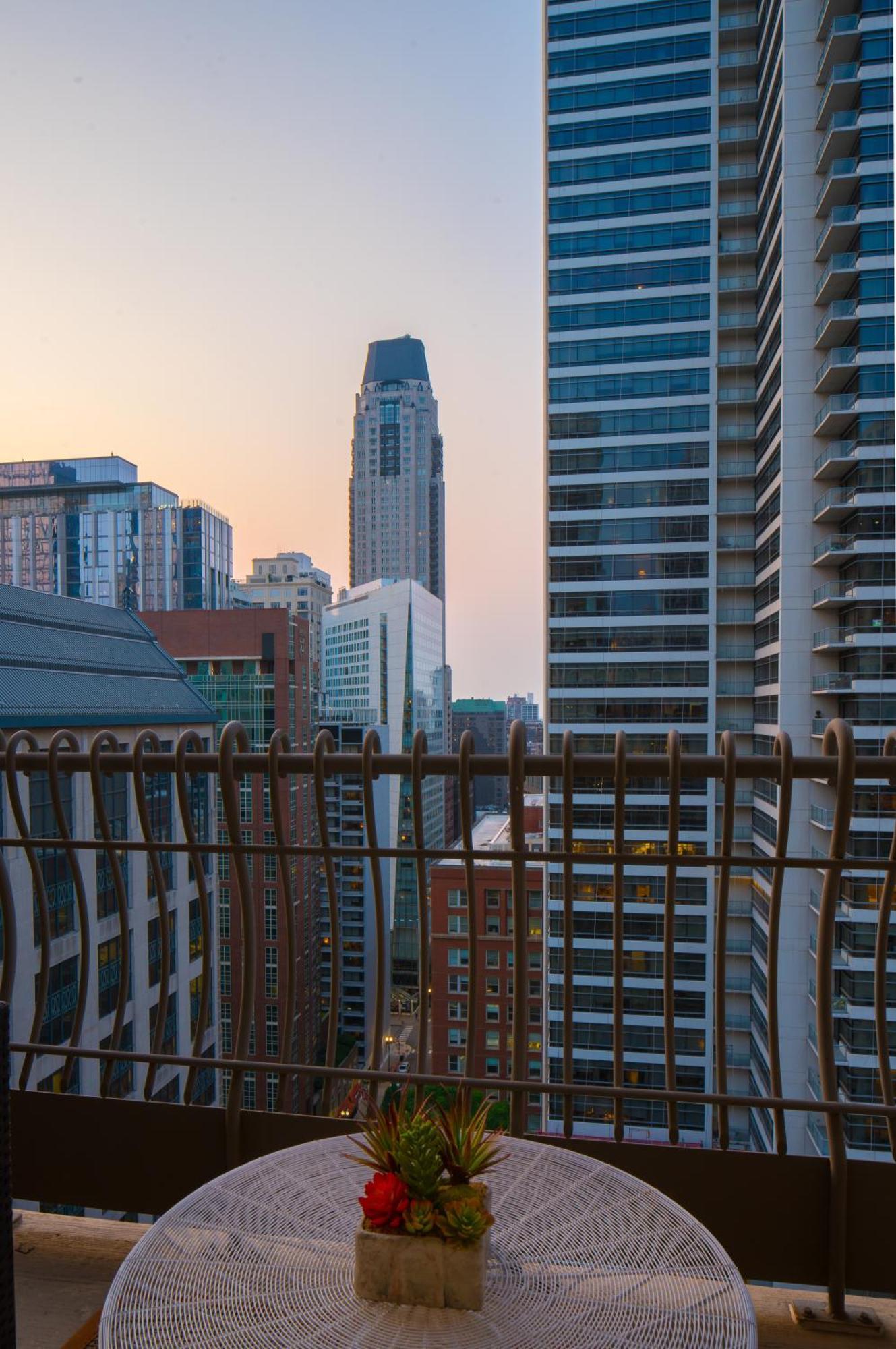 The Bernardin Gold Coast Luxury Apartments Near Magnificent Mile Chicago Buitenkant foto